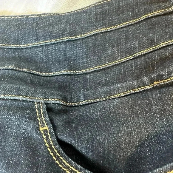 ⭐️ Host Pick ⭐️Torrid feel the fit denim blue Jeans size 22 - Picture 9 of 11